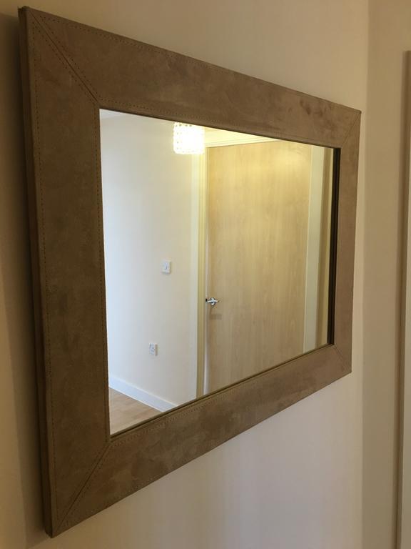 Contemporary Apartments, Balcony & Parking Basingstoke Exterior photo
